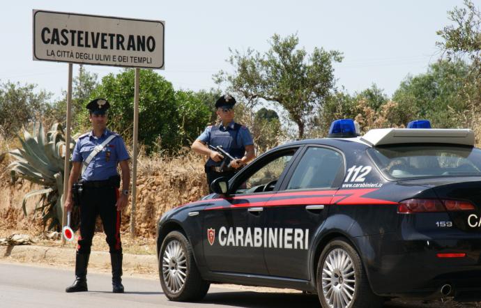 I carabinieri di Castelvetrano hanno arrestato due persone